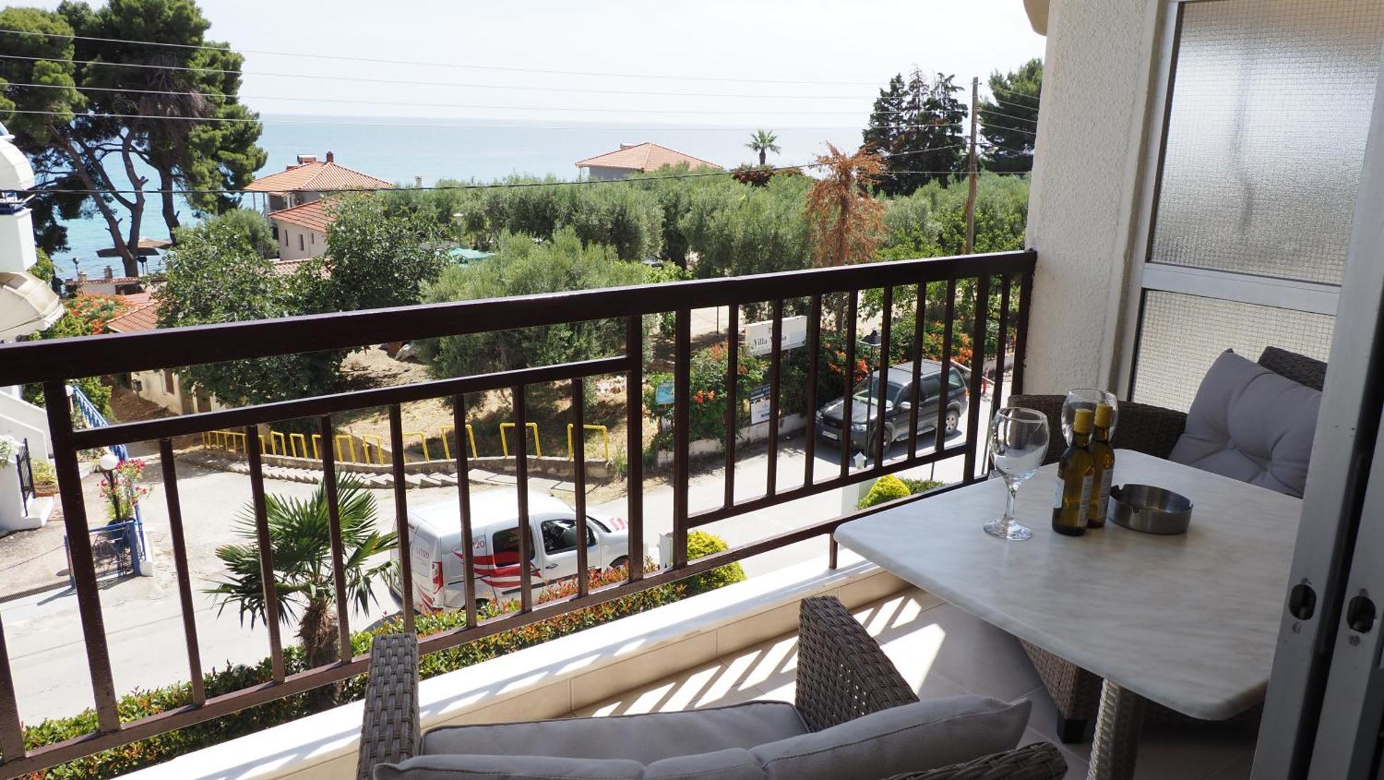 Leonidas Apartments And Suites Mola Kalyva Exterior foto